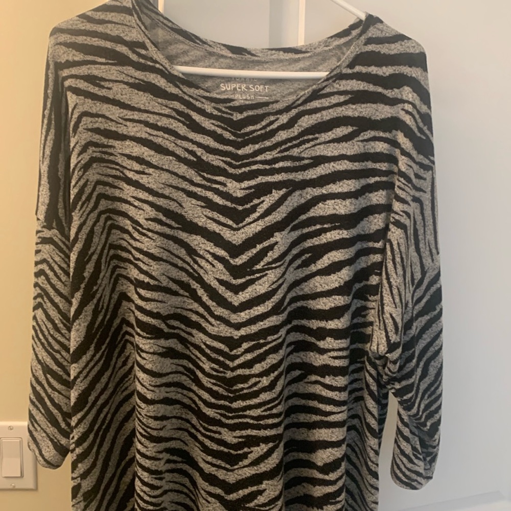Torrid Size 3 Zebra Print Super Soft Plush Top - image 1